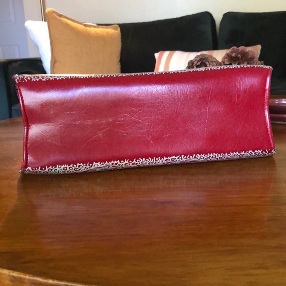 Round Handle Handbag - Picture 2 of 7